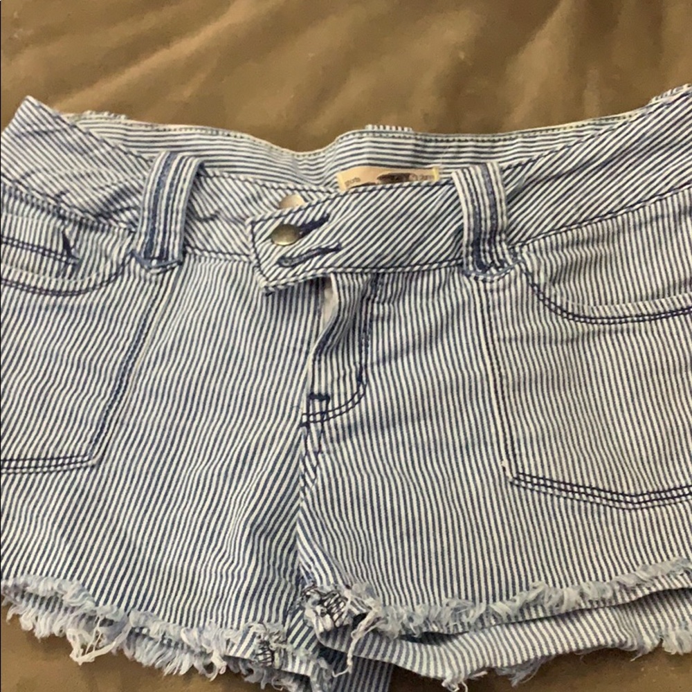 Adorable striped shorts